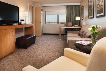 Hotel Hilton Suites Auburn Hills