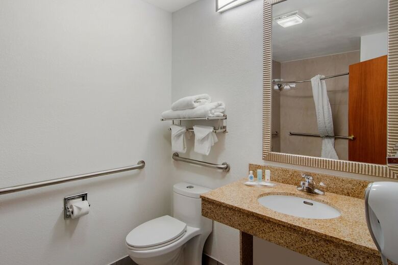 Hotel Comfort Suites Gwinnett Place