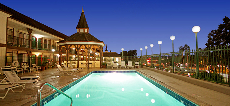 Hotel Camelot Inn And Suites