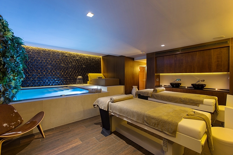 Hotel The Oasis By Don Carlos Resort