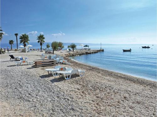 Three-bedroom Apartment Podstrana With Sea View 07