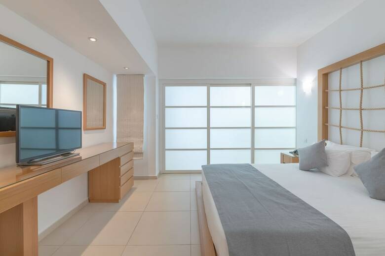 Napa Mermaid Hotel & Suites