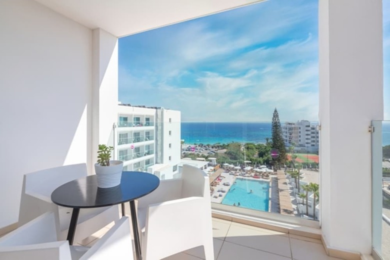 Napa Mermaid Hotel & Suites