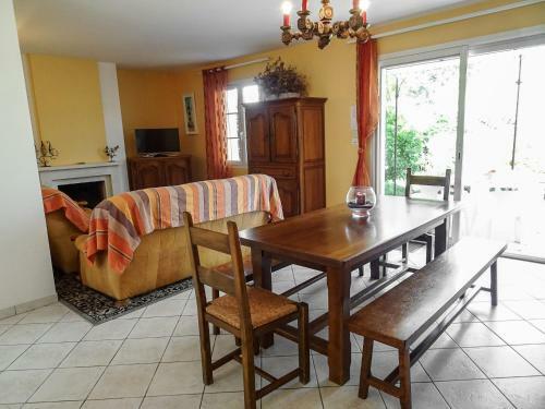 Holiday Home Les Bardi�res