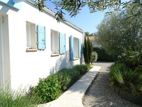 Holiday Home Les Bardi�res