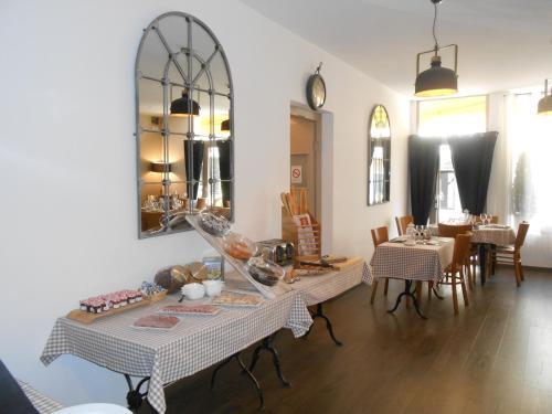 Hotel H�tel-restaurant "chez Carri�re"
