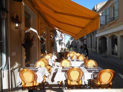 Hotel H�tel-restaurant "chez Carri�re"