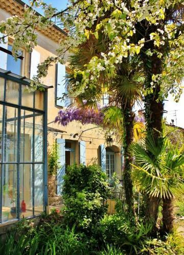 Hostal Maison Saint James
