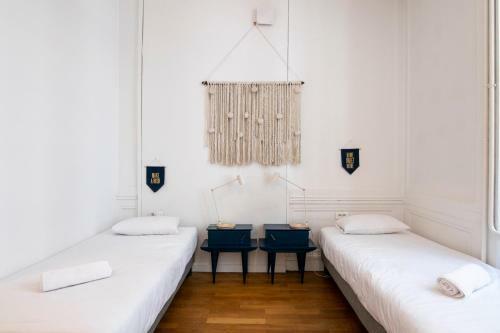 Away Hostel & Coffee Shop
