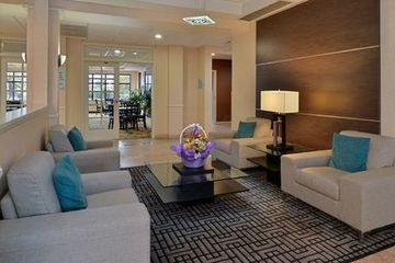 Holiday Inn Express Hotel & Su