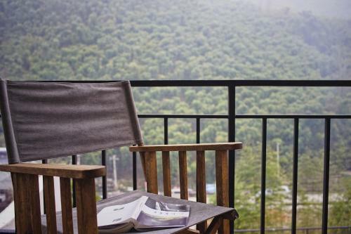 Black Jewels Inn