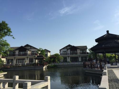 Taihu Lake King Apartment