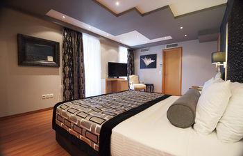 Nefeli Hotel