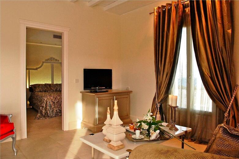 La Residence Mykonos Hotel Suites