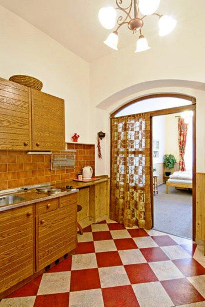 Alice Apartment House