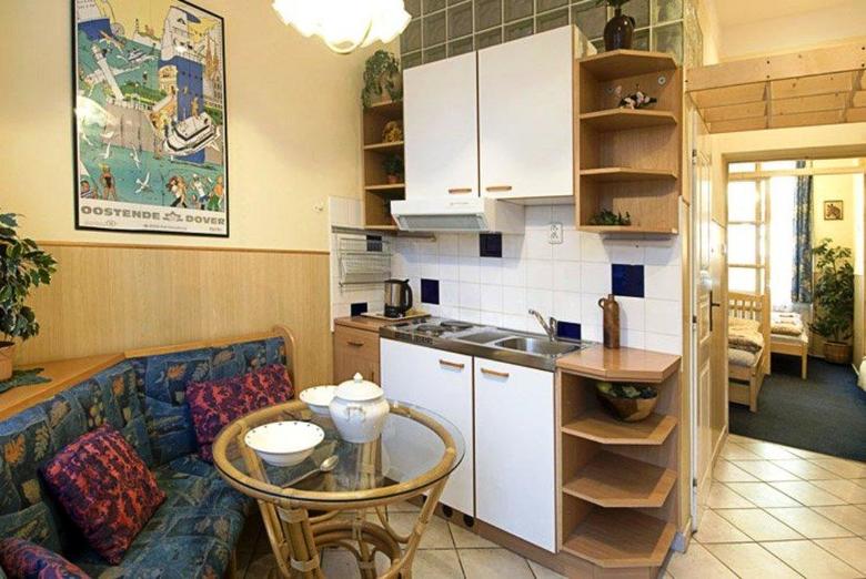 Alice Apartment House