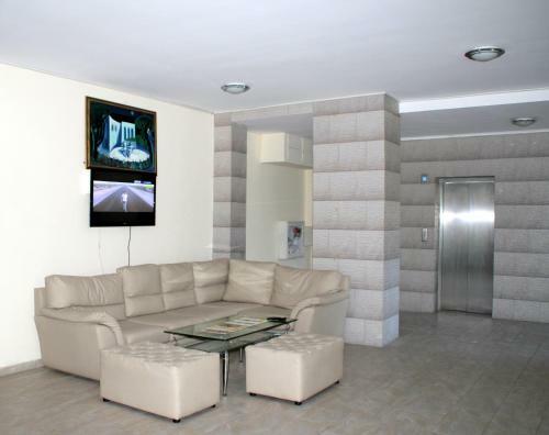 Dilov Apartments In Yalta Golden Sands