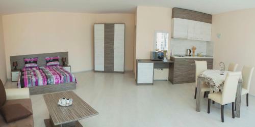 Aparthotel Mirena Rose Garden Family Studio