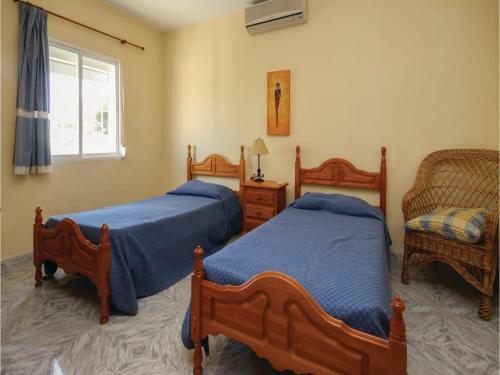 Four-bedroom Holiday Home Coin With A Fireplace 07