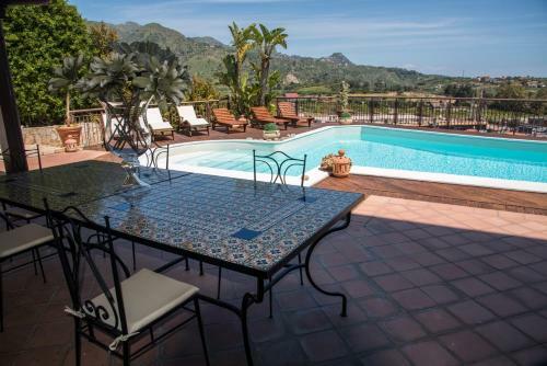 Bed & Breakfast Villa Carly Apartment With Private Pool