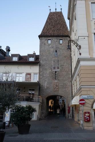 City Apartments Portico