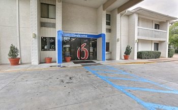 Hotel Motel 6 Dallas Addison