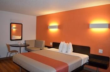 Hotel Super 8 By Wyndham Kingsland