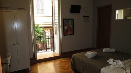Hostal Villa Borghese Guest House