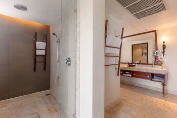 Hotel Radisson Plaza Resort Phuket Panwa Beach