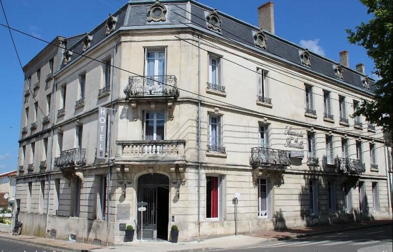 Hotel Souvenirs De Familles