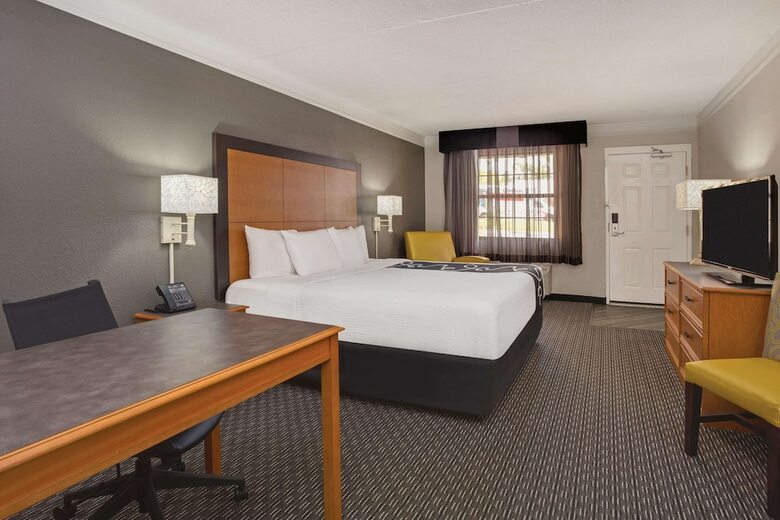 Hotel Days Inn By Wyndham Gainesville University I-75