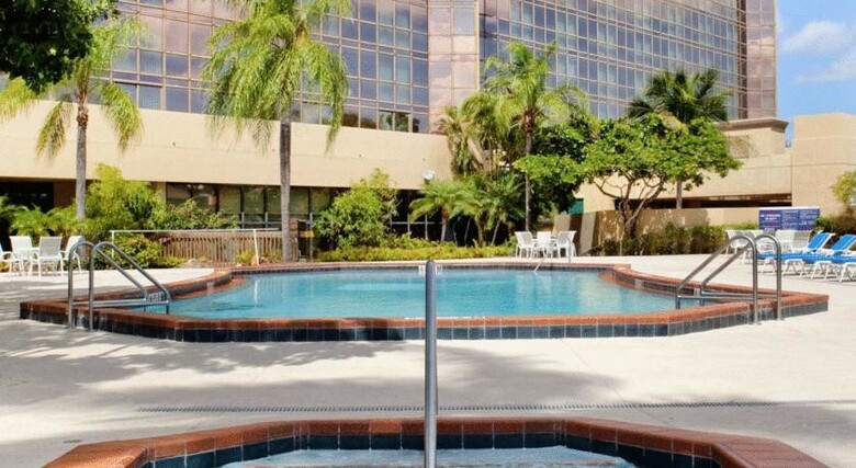 Hotel Doubletree By Hilton Miami Airport & Convention Center