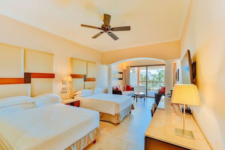 Hotel Barcelo Maya Caribe