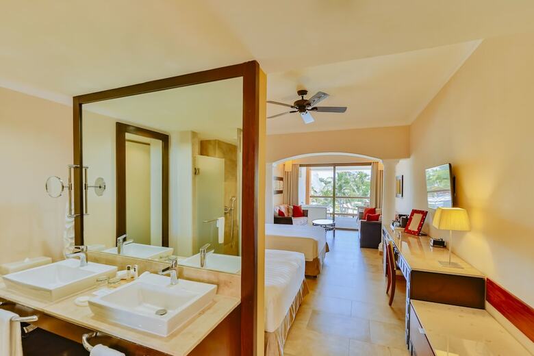 Hotel Barcelo Maya Caribe