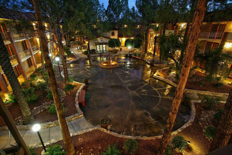 Hotel Doubletree Suites By Hilton Tucson Airport