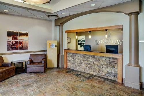Hotel Lakeview Inns & Suites - Fort Saskatchewan