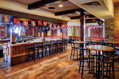 Hotel Lakeview Inns & Suites - Fort Saskatchewan