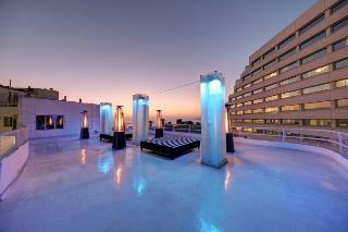 Shangri La Hotel