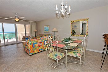 Hotel Resortquest Rentals At Islander Condominiums