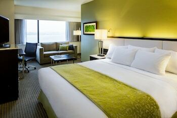 Hotel The Hollis Halifax - A Doubletree Suites By Hilton