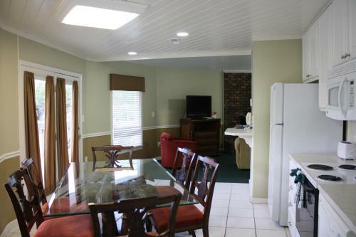 Multi Resorts At Country Club Villas