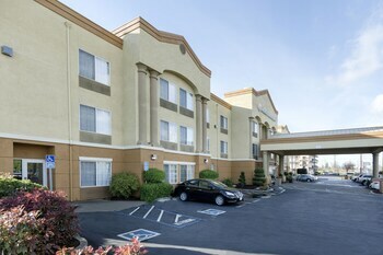 Hotel Comfort Inn & Suites