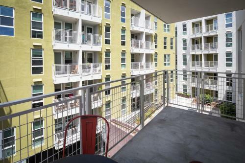 G Street Apartment By Stay Alfred