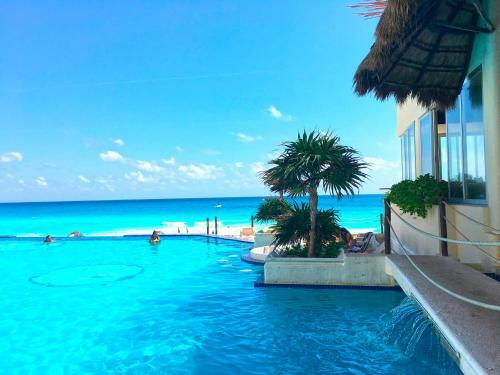 Cancun Plaza Condo Apartment