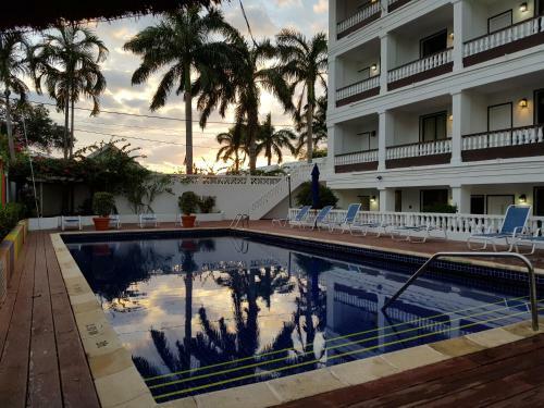 Radisson Fort George Hotel & Marina
