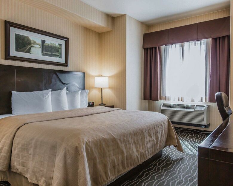 Hotel Comfort Suites