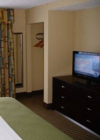 Holiday Inn Hotel & Suites