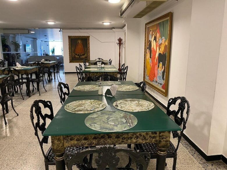 Hotel Granada Real