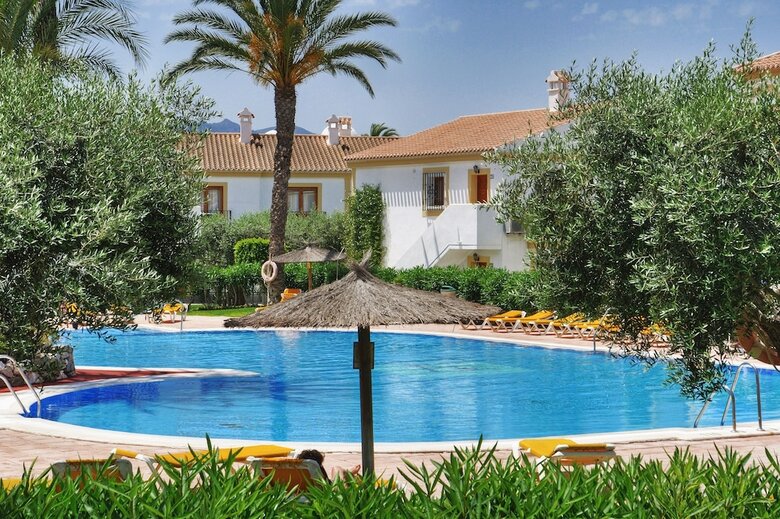 Apartamentos Infiniti Beach Resort