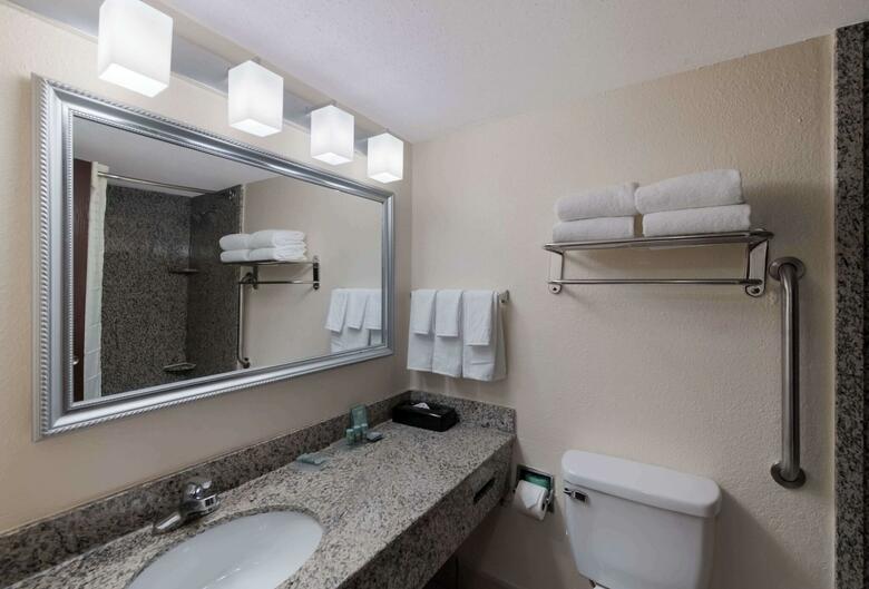 Hotel Comfort Inn Coliseum & Convention Center
